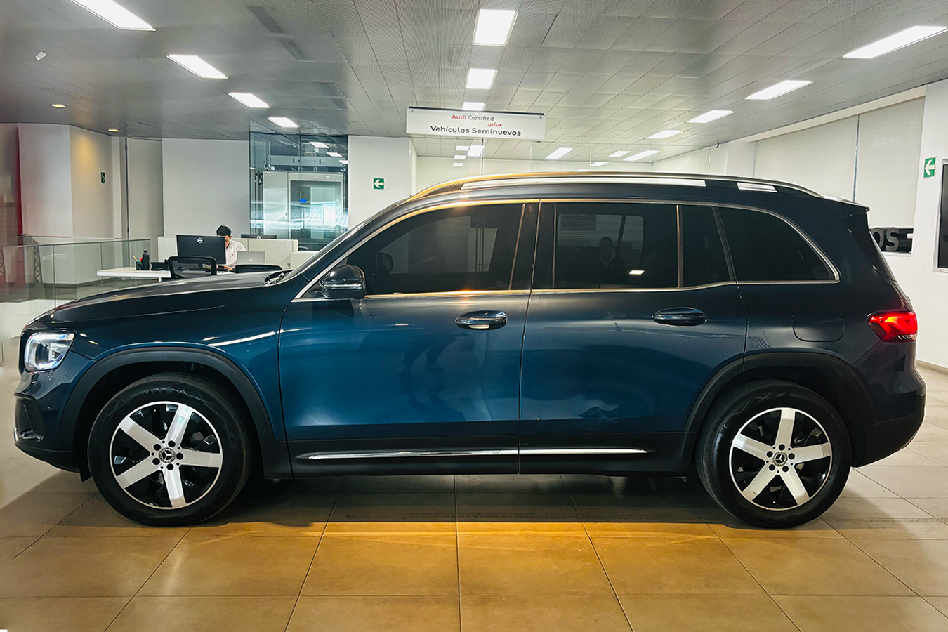 Mercedes Benz GLB 200